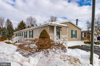 142 TULIP CIR, Ephrata, PA 17522