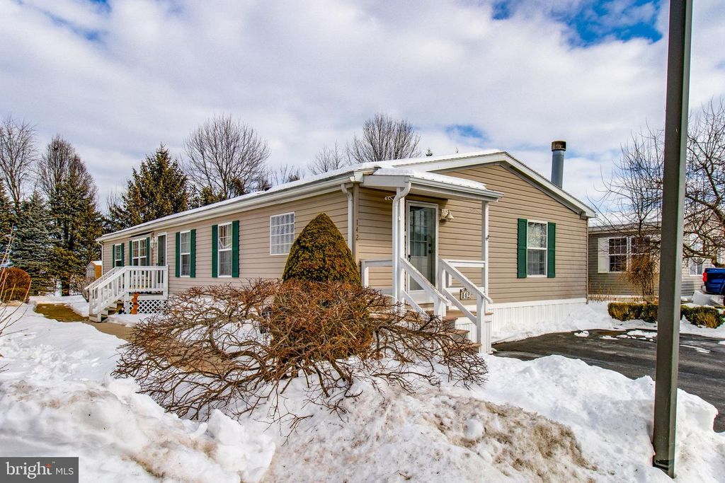 142 TULIP CIR, Ephrata, PA 17522