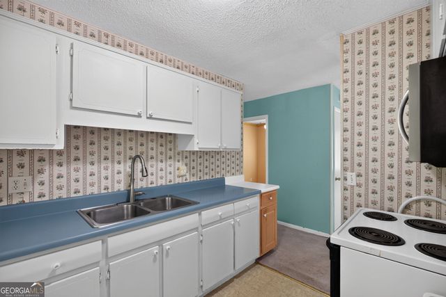 55 E Greenwood Drive, Carrollton, GA 30117