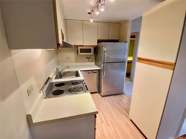 5333 Likini Street 211, Honolulu, HI 96818