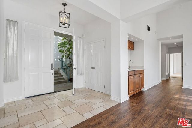 2042 Palisades Drive, Pacific Palisades, CA 90272