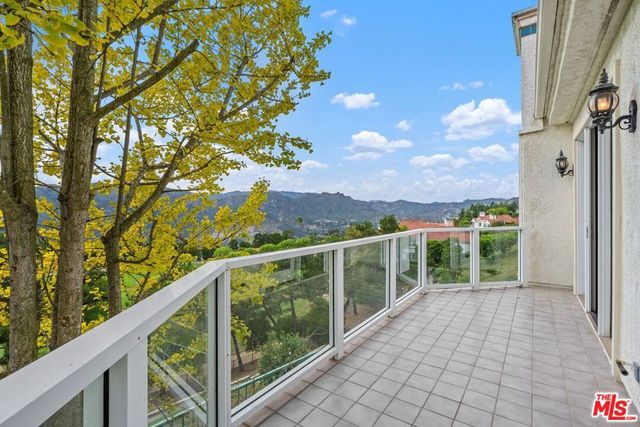 2042 Palisades Drive, Pacific Palisades, CA 90272