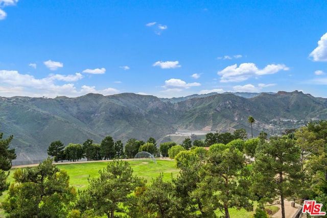 2042 Palisades Drive, Pacific Palisades, CA 90272