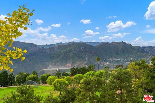 2042 Palisades Drive, Pacific Palisades, CA 90272