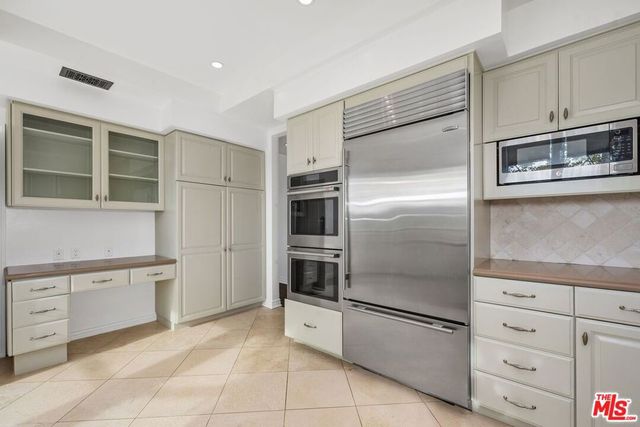 2042 Palisades Drive, Pacific Palisades, CA 90272