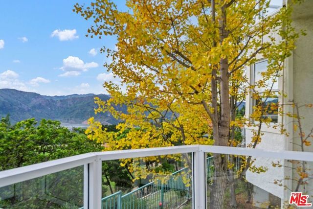 2042 Palisades Drive, Pacific Palisades, CA 90272