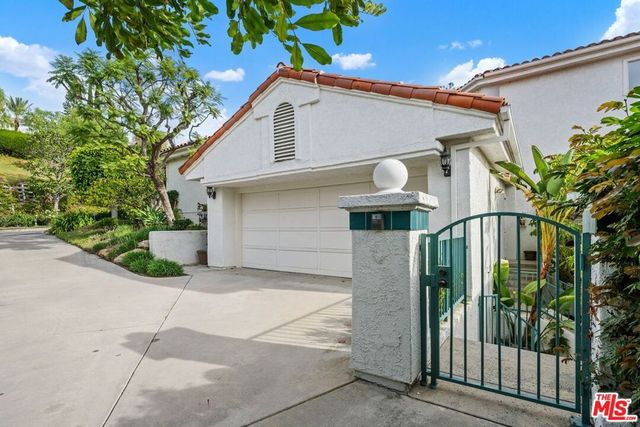 2042 Palisades Drive, Pacific Palisades, CA 90272