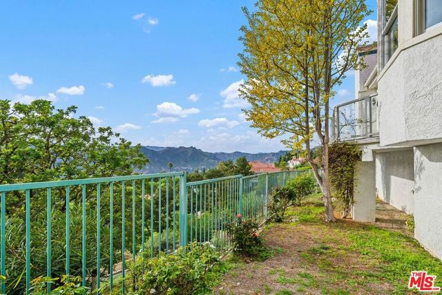 2042 Palisades Drive, Pacific Palisades, CA 90272