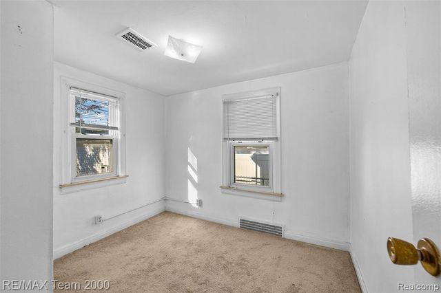 6627 Mayburn Street, Dearborn Heights, MI 48127