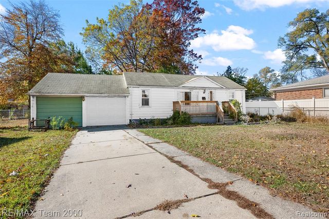6627 Mayburn Street, Dearborn Heights, MI 48127