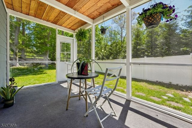 21 Howard Pl, Waldwick Boro, NJ 07463