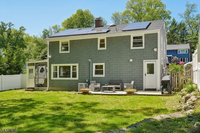 21 Howard Pl, Waldwick Boro, NJ 07463