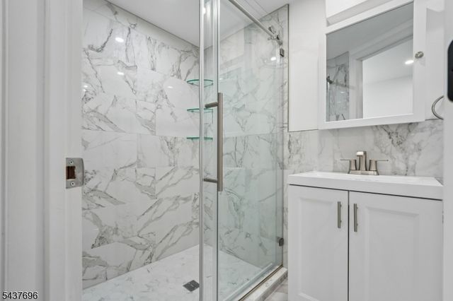 21 Howard Pl, Waldwick Boro, NJ 07463