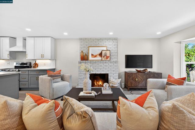 2481 Casa Way, Walnut Creek, CA 94597