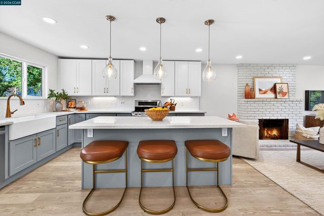 2481 Casa Way, Walnut Creek, CA 94597