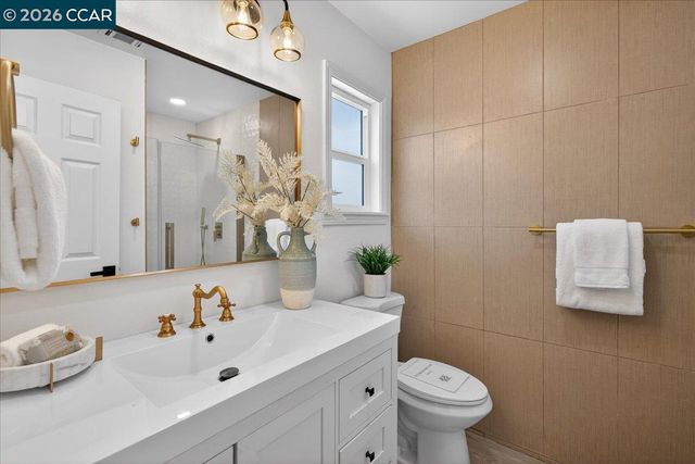 2481 Casa Way, Walnut Creek, CA 94597