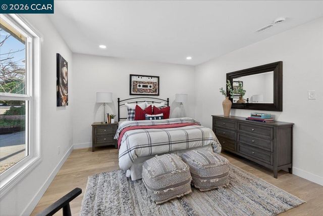 2481 Casa Way, Walnut Creek, CA 94597