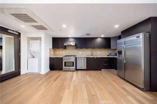 2939 Leeward 305, Los Angeles, CA 90005