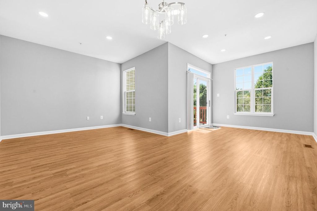 Image 10 of property listing at 10278 HOUSELY PL, White Plains, MD 20695