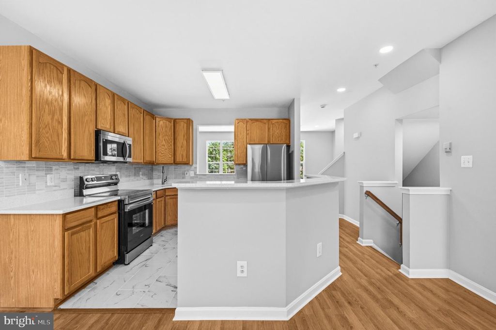 Image 16 of property listing at 10278 HOUSELY PL, White Plains, MD 20695