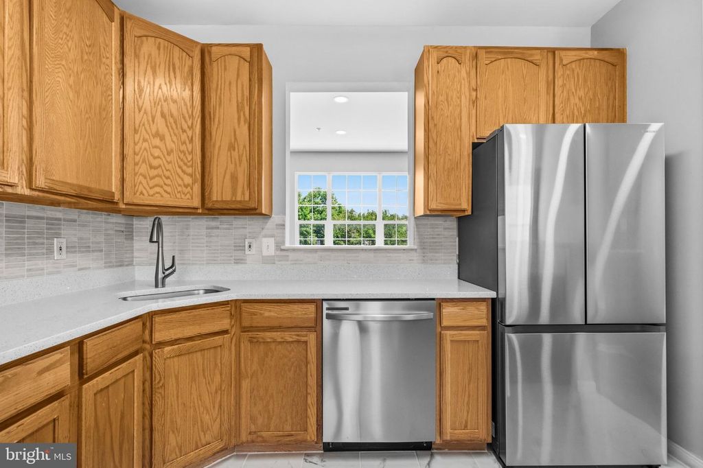 Image 18 of property listing at 10278 HOUSELY PL, White Plains, MD 20695