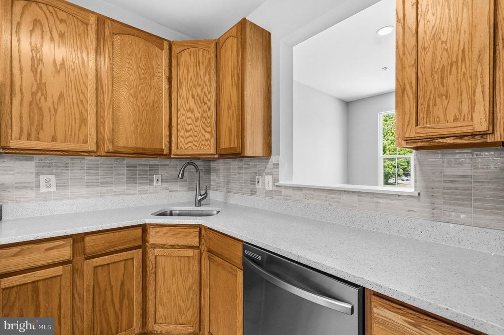 Image 19 of property listing at 10278 HOUSELY PL, White Plains, MD 20695