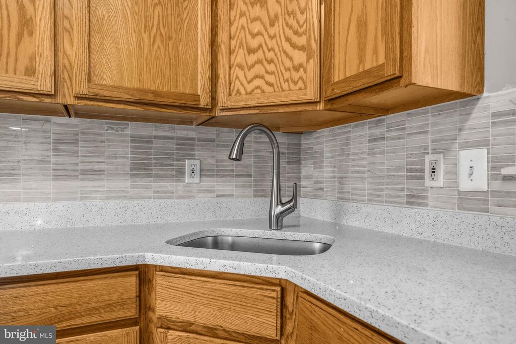 Image 20 of property listing at 10278 HOUSELY PL, White Plains, MD 20695