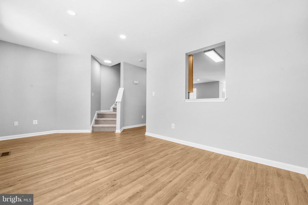 Image 25 of property listing at 10278 HOUSELY PL, White Plains, MD 20695