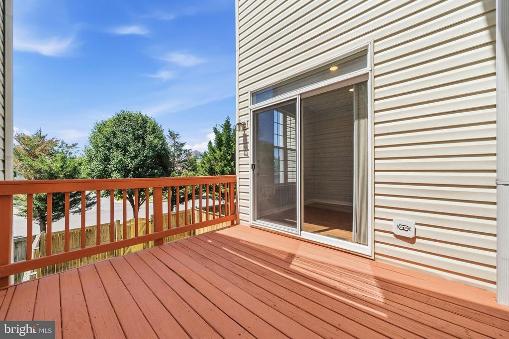 Image 26 of property listing at 10278 HOUSELY PL, White Plains, MD 20695