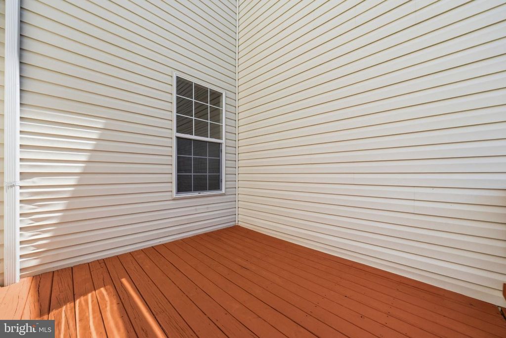 Image 27 of property listing at 10278 HOUSELY PL, White Plains, MD 20695