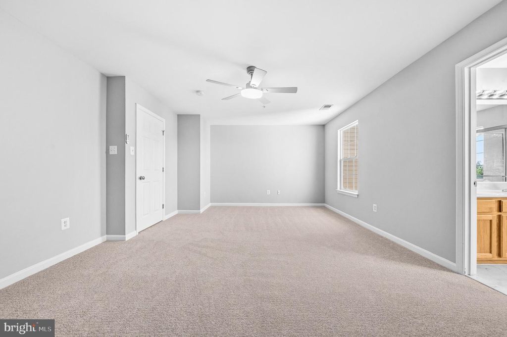 Image 31 of property listing at 10278 HOUSELY PL, White Plains, MD 20695