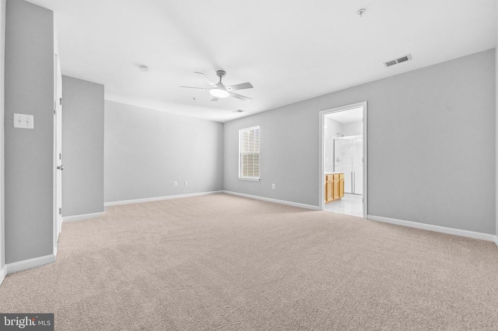 Image 33 of property listing at 10278 HOUSELY PL, White Plains, MD 20695