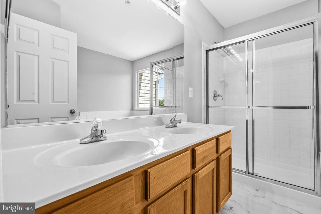 Image 34 of property listing at 10278 HOUSELY PL, White Plains, MD 20695