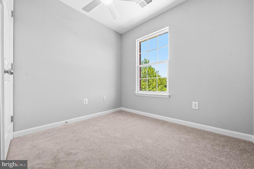 Image 40 of property listing at 10278 HOUSELY PL, White Plains, MD 20695