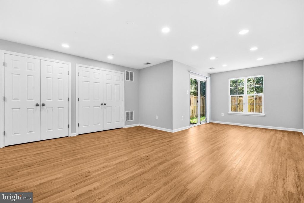 Image 44 of property listing at 10278 HOUSELY PL, White Plains, MD 20695