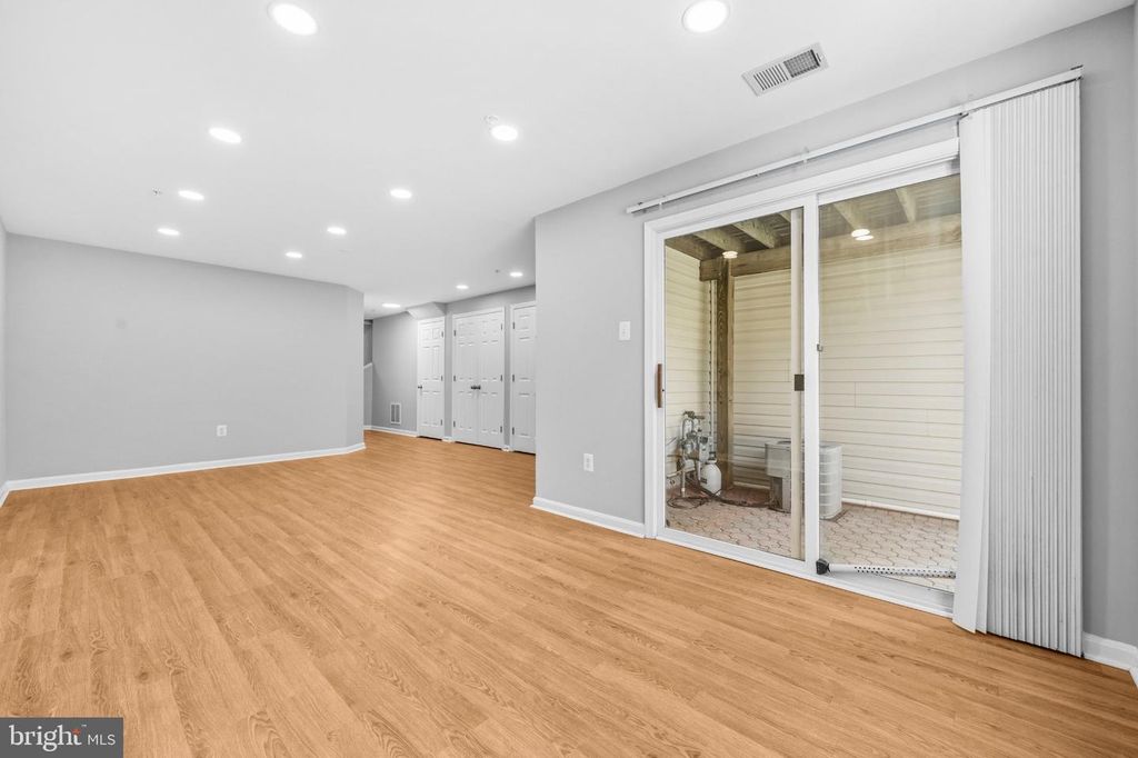 Image 46 of property listing at 10278 HOUSELY PL, White Plains, MD 20695