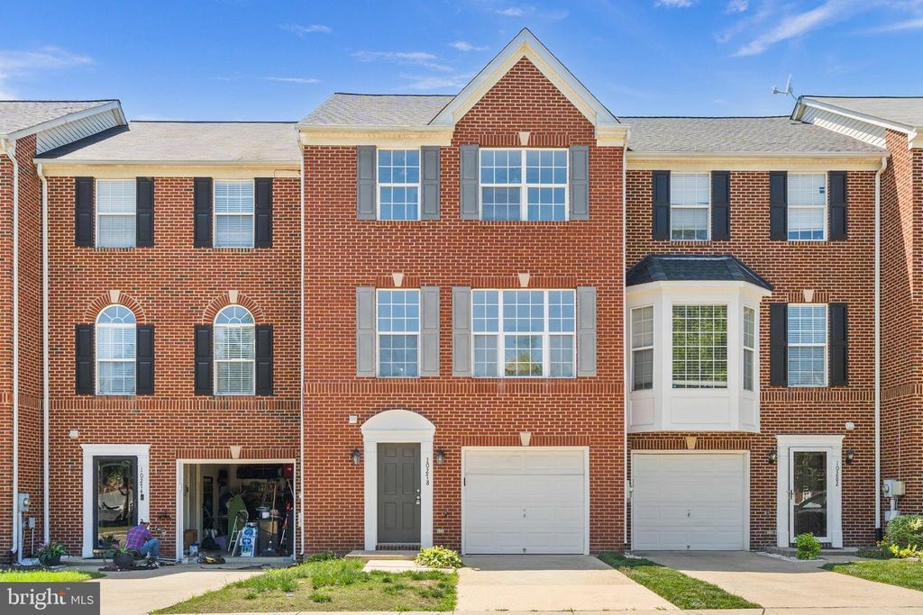 Image 5 of property listing at 10278 HOUSELY PL, White Plains, MD 20695