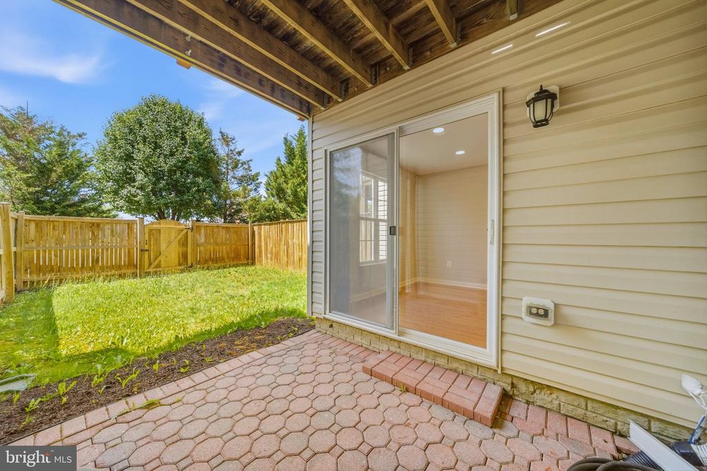 Image 50 of property listing at 10278 HOUSELY PL, White Plains, MD 20695