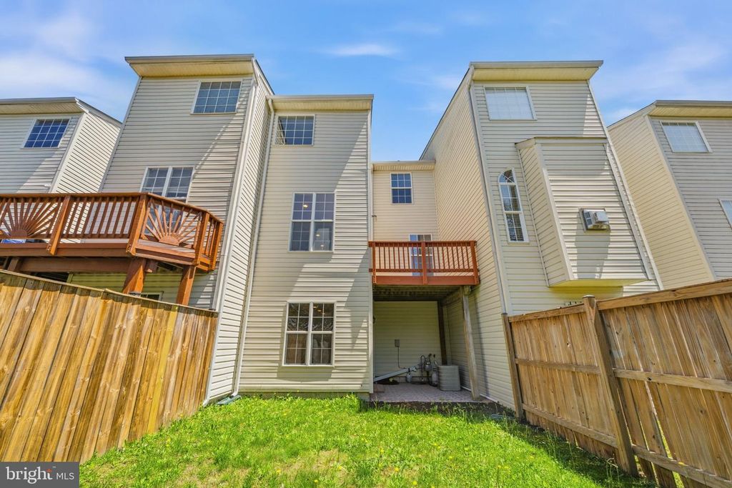 Image 52 of property listing at 10278 HOUSELY PL, White Plains, MD 20695