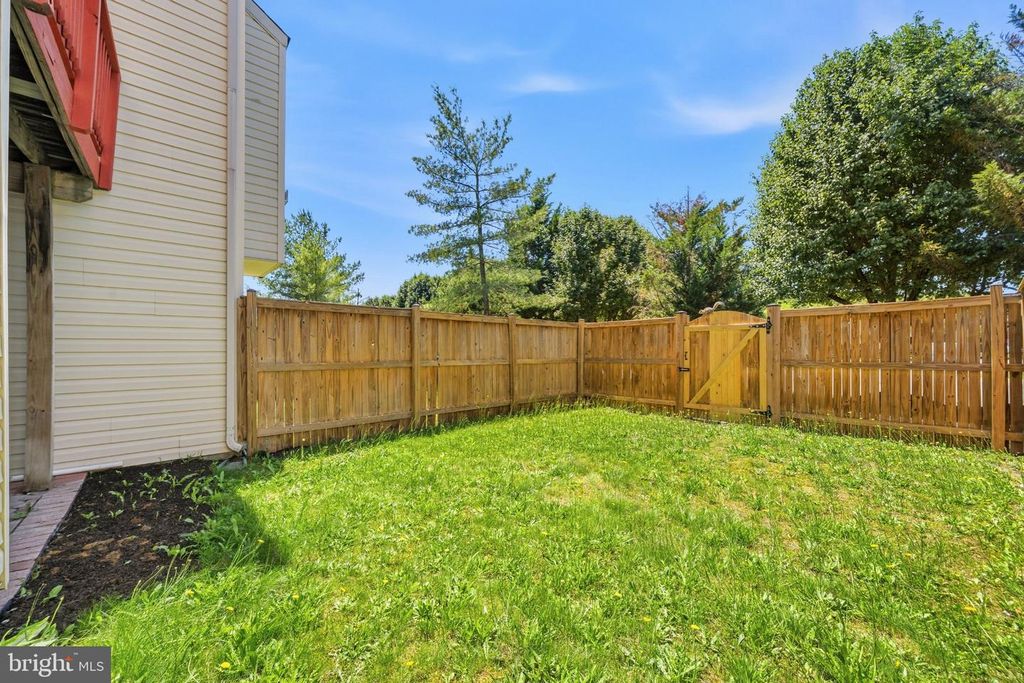 Image 53 of property listing at 10278 HOUSELY PL, White Plains, MD 20695