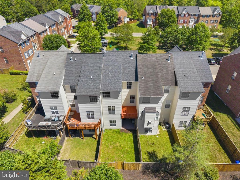Image 54 of property listing at 10278 HOUSELY PL, White Plains, MD 20695