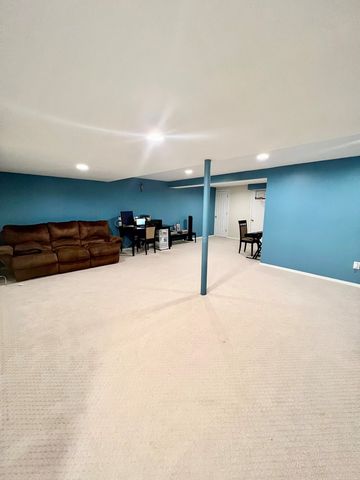 805 Suffield Square, Lincolnshire, IL 60069