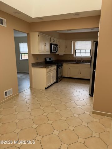30 Oriel Way, Marlboro, NJ 07746