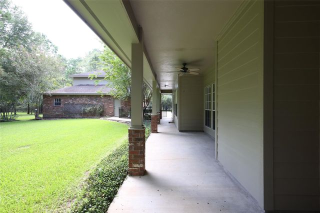 10034 Crestwater Circle, Magnolia, TX 77354