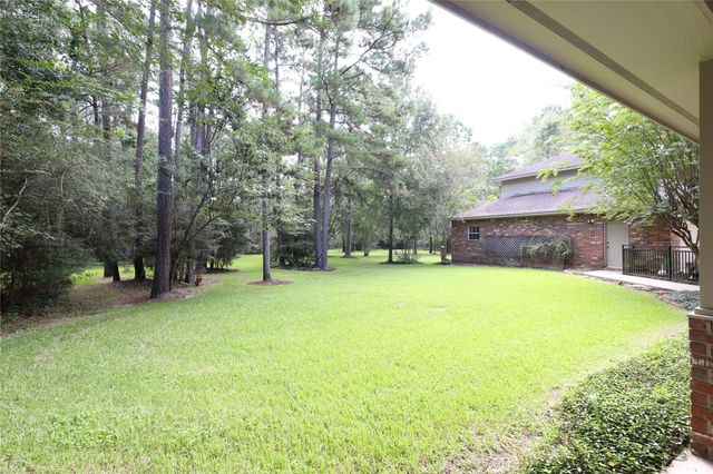 10034 Crestwater Circle, Magnolia, TX 77354