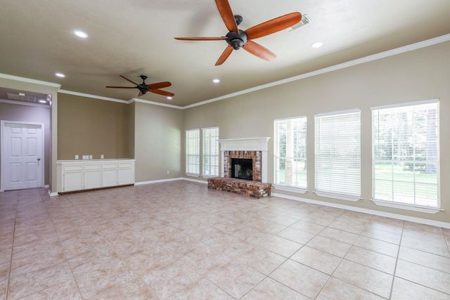 10034 Crestwater Circle, Magnolia, TX 77354