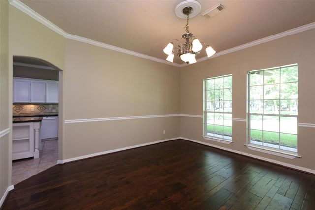 10034 Crestwater Circle, Magnolia, TX 77354