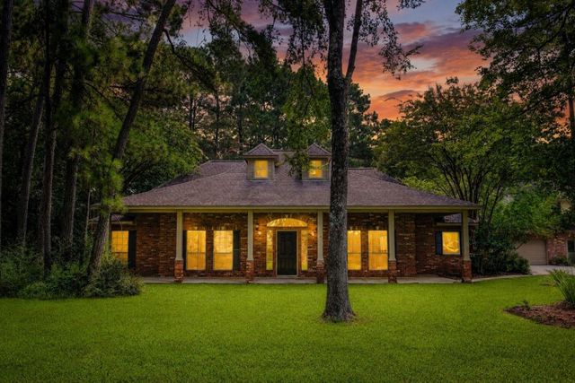 10034 Crestwater Circle, Magnolia, TX 77354