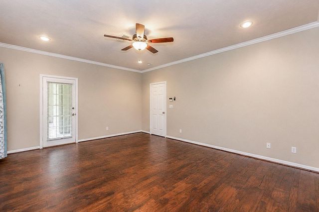 10034 Crestwater Circle, Magnolia, TX 77354