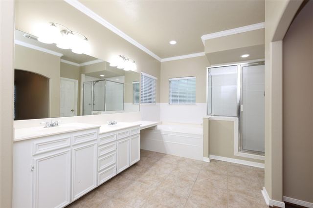 10034 Crestwater Circle, Magnolia, TX 77354